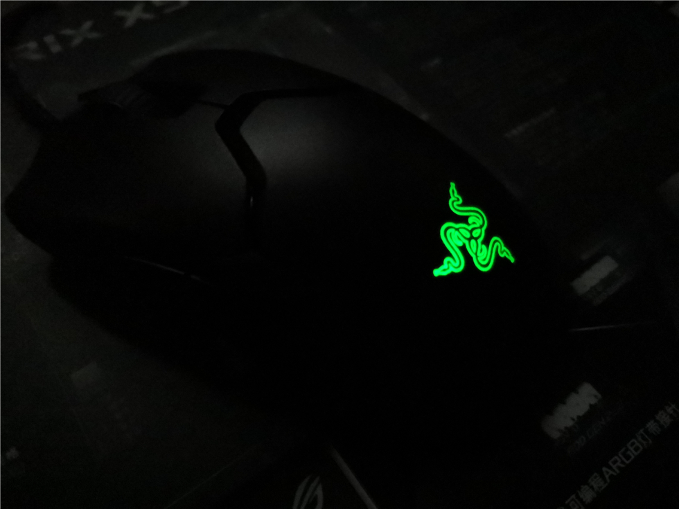 28.razer24.jpg